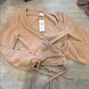 Hollister wrap sweater khaki